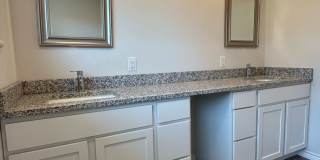 Beautiful Home on the Eastside! Gallery 11