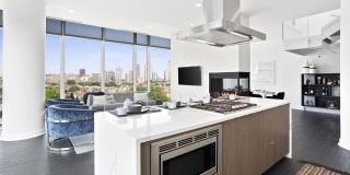 Elevate Lincoln Park Apartments Gallery 24