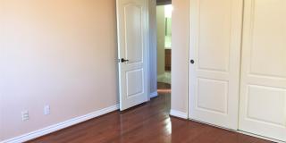 Gorgeous large single family home in Eastlake! Gallery 16