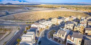 Tri-Level Three Bedroom Home with Spectacular City & Mountain Views Gallery 44