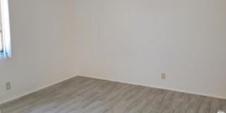 1733 E Hedrick Drive N Gallery 4