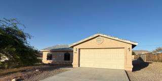 Unfurnished - Long term - Salt water Pool Gallery 1