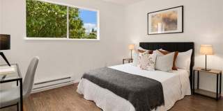 Beautiful 2 bed with private patio and outdoor space Gallery 14