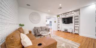13801 NE 1st Avenue, Miami, FL 33161 - 2723 Gallery 7