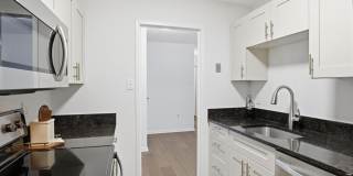 200 N PICKETT Gallery 12