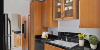 $2300/MO-1 BR/1BA FASHION VALLEY CONDO-$200 move in credit Gallery 8