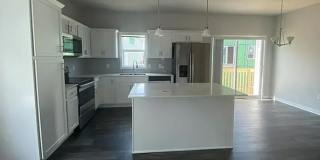 Newer 3BR 2.5ba house in Urbandale, available July 6th! Gallery 3
