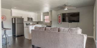 Fully Furnished Condo!!  3 bedroom 2.5 bath minutes from the U of A!!!! Gallery 4
