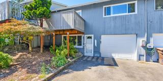 $2,150 - Conveniently located Casa Del Cedro Town Home with 3 bedrooms and  3 bathrooms Gallery 1