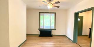 3 Bed/1 Bath Home in Beechview with Bonus Room-Convenient to Downtown! Available October! Gallery 6