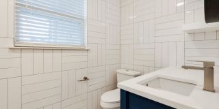 2018 Remodeled 3 bed / 2 bath - wood / tile floors, fenced yard. Hyde Park / Downtown Gallery 23