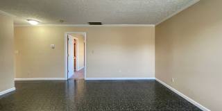 Near Local Shops and Restaurants Gallery 10