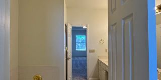 3br 2.5ba on Surrey Hills Golf Course!! Gallery 24