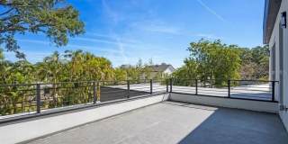 Bold Contemporary Sarasota Luxury Home. 4 Beds/ 4 Baths. Private Pool and Summer Grill. Gallery 73