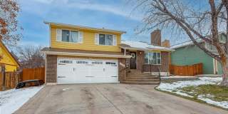Huge room in a large shared home, private bathroom, great neighborhood, friendly roommates! Gallery 57