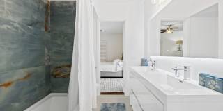 2400 Delmar Place Gallery 28