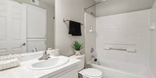 Sedona at Lone Mountain Apartments Gallery 28