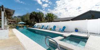 Waterfront Luxury Living – 4 Bed / 3 Bath – Over 2,600 Sq Ft Gallery 44