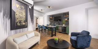 202 Queen Gallery 19