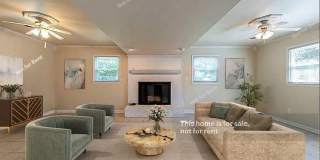 Room in 6 Bedroom Home at Oak Park Rd Gallery 3