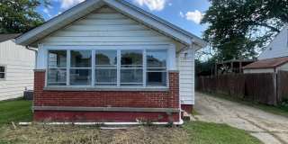 HOUSE...fenced in backyard Gallery 1