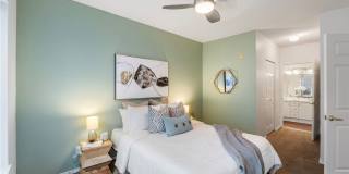 Amazing West Seattle 2 bedroom 2 bath W/S/G and 2 parking spots included! Gallery 10