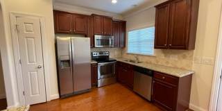Townhouse / Burlington Gallery 10