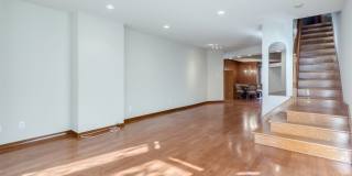 Spacious Three Bedroom Graduate Hospital Home w/ Roof Deck! Gallery 1