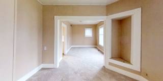 5 Bedroom 3 Bathroom Home located in the York Neighborhood!!! Gallery 3