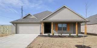 Come check out this Riverwood home in Lowell! Gallery 1