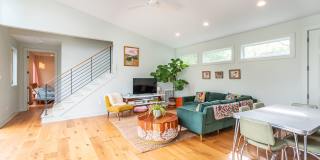 CHARMING, MODERN, CUSTOM HOME IN MID-CITY FOR RENT Gallery 9