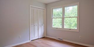 nice renovated 4 Bed 3 Bath Gallery 9