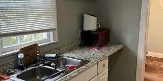 Room in 3 Bedroom Home at Bethel Rd Gallery 1