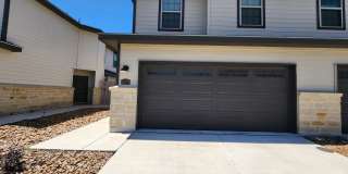 Great Location off County Line Rd /  3/2.5/2 Duplex / Fridge / Fenced in Yard with Covered Patio / NBISD Gallery 3