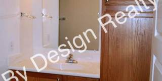 Modern 4 Bed 5 Bath Near UofA – Private Baths & Off-Street Parking Gallery 18
