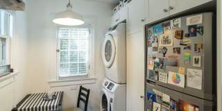 Adorable 1 bed / 1 bath Apartment in the Heart of Echo Park with In-Unit Laundry, Parking & Private Yard Gallery 15