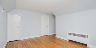828 Kingston Road Gallery 25