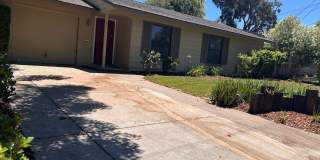 4 bed 2 bath house available now! Gallery 12