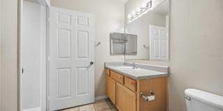 1025 VILLAGIO Circle Gallery 37