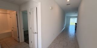 Single Family House Minutes to Davenport Posner Park Shopping Mall Gallery 4