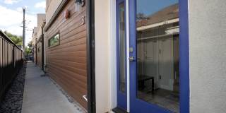 Beautiful 3 bed 2.5 baths "fully furnished" townhouse in the charming neighborhood of University Heights. Gallery 5