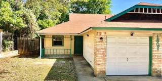 Cute Two Bedroom Duplex in Great Location! Gallery 1