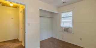 Cozy House With Great Yard Space! Cozy House With Great Yard Space! Gallery 12