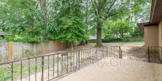 376 North Graham Street Gallery 19