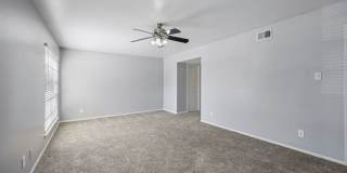 Premier Gardens Apt. Gallery 58