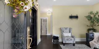 1756 Oak Street Gallery 3