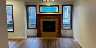 Appealing 2 bed / 1.5 bath townhouse in Greenwood/N Seattle with new flooring Gallery 13