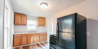 Spacious Duplex! Gallery 11