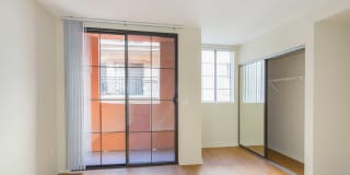 Vintage at 425 Broadway Gallery 19