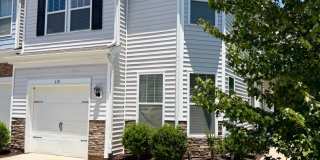 Spacious 3 Bedroom/ 2 Bath townhouse w/office for rent in Fountain Park, convenient Asheville location Gallery 1